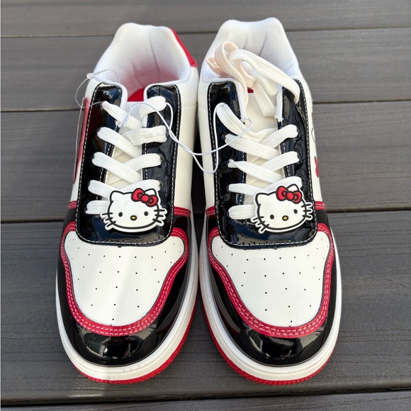 Sanrio Hello Kitty Hearts Prints White/Black/Red Court Sneakers Shoes 7, 8 - Picture 4 of 9